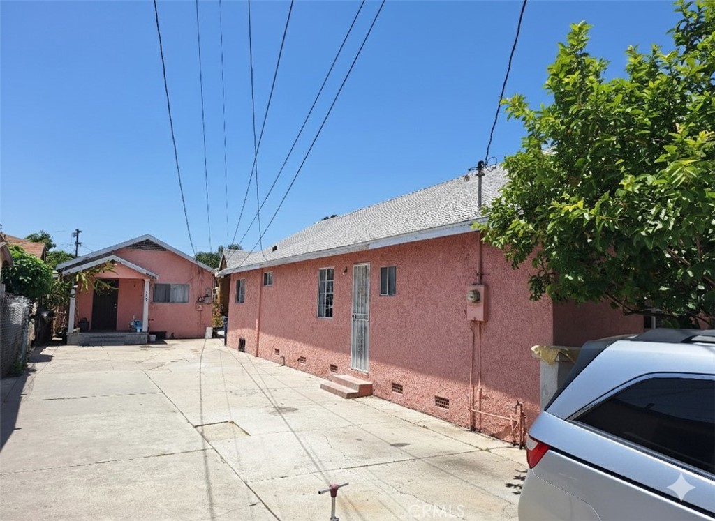 1031 S Ditman Property Photo 1