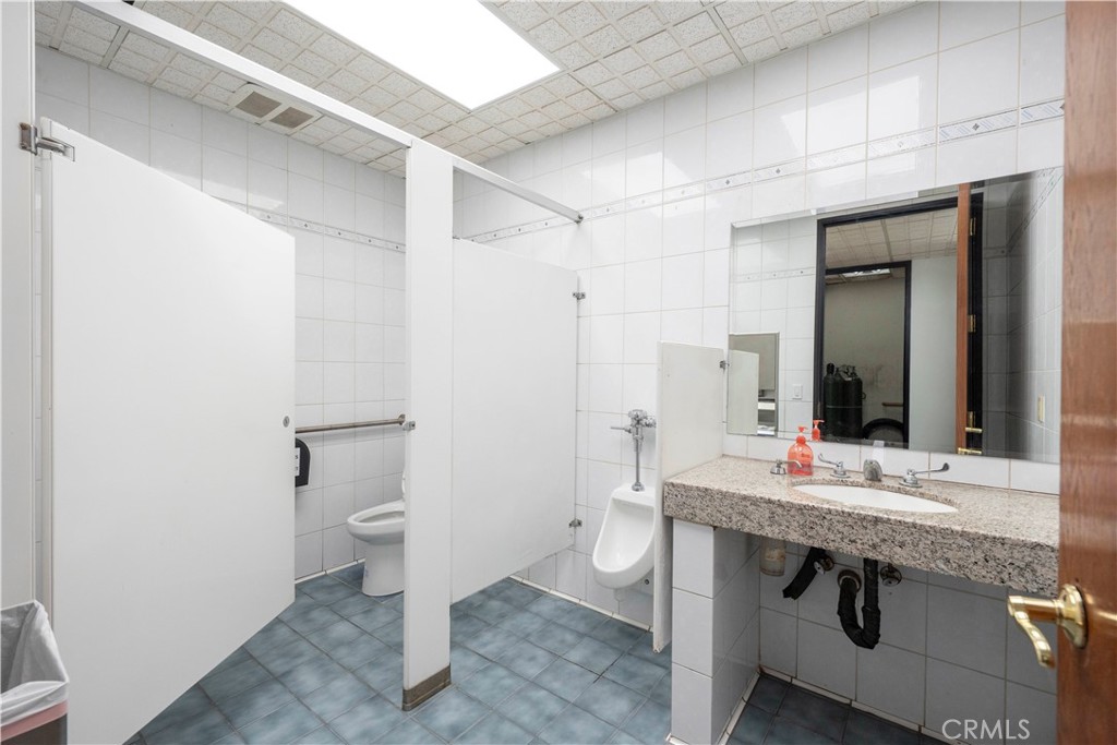 910 N Amelia Property Photo 39