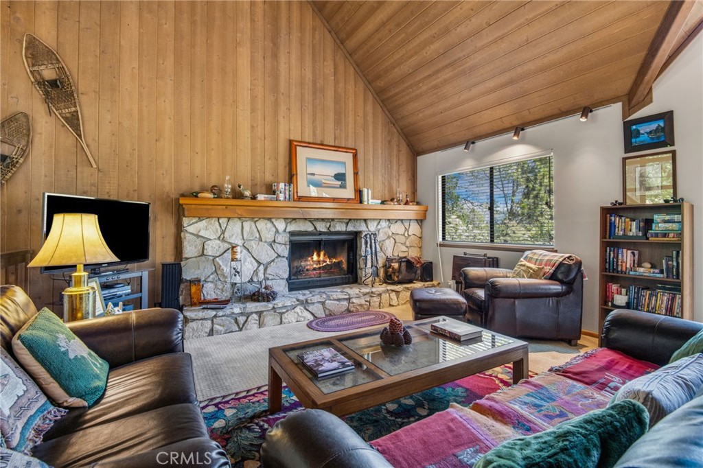 27403 Alpen Drive Property Photo 4