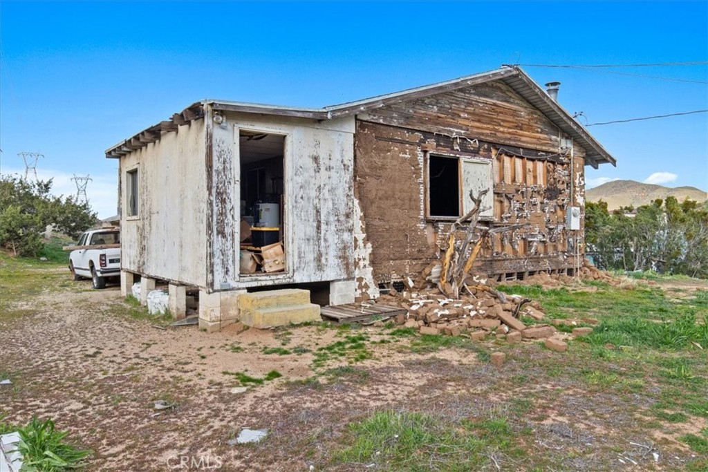 32301 Angeles Forest Property Photo 4