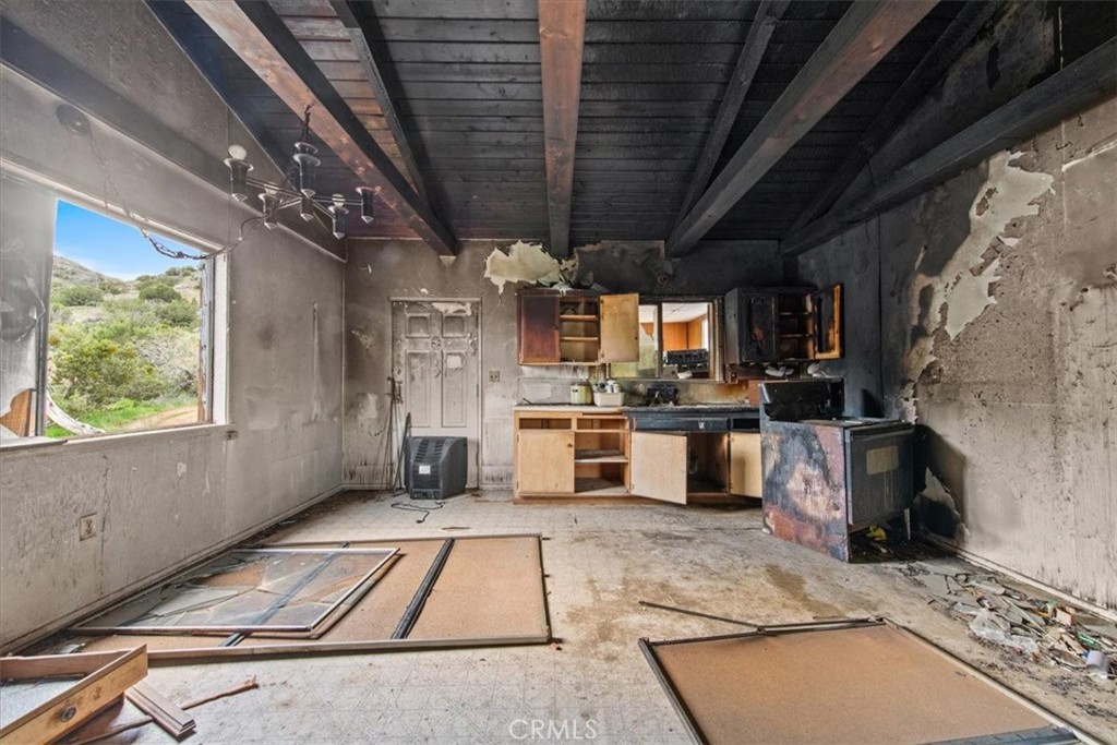 32301 Angeles Forest Property Photo 6