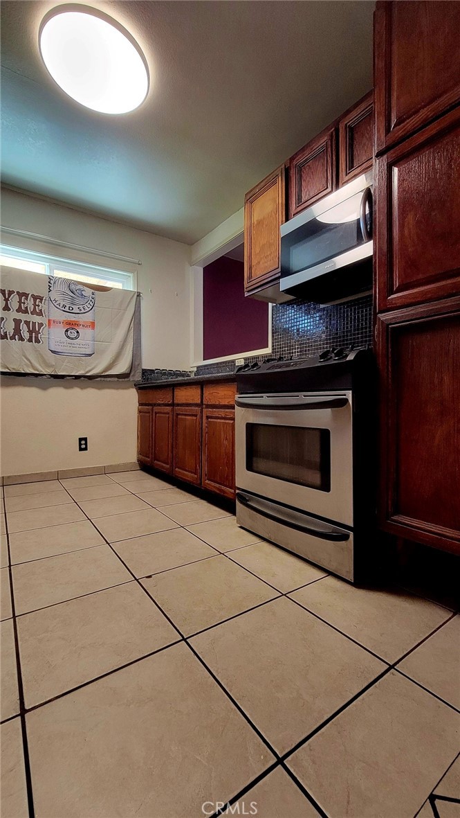 9454 Frankfort Avenue Property Photo 9