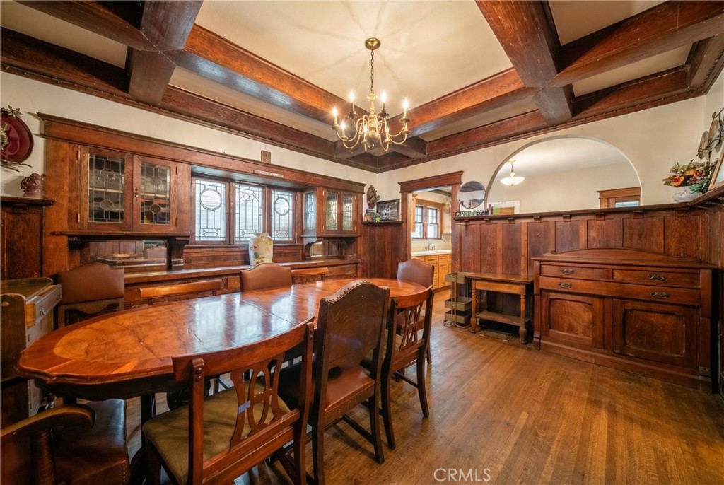 1112 Glendon Property Photo 6