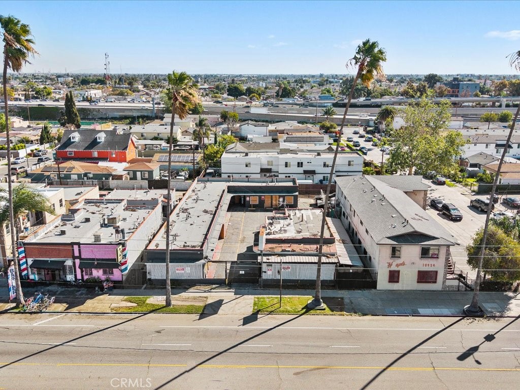 10918 S Figueroa Property Photo 1