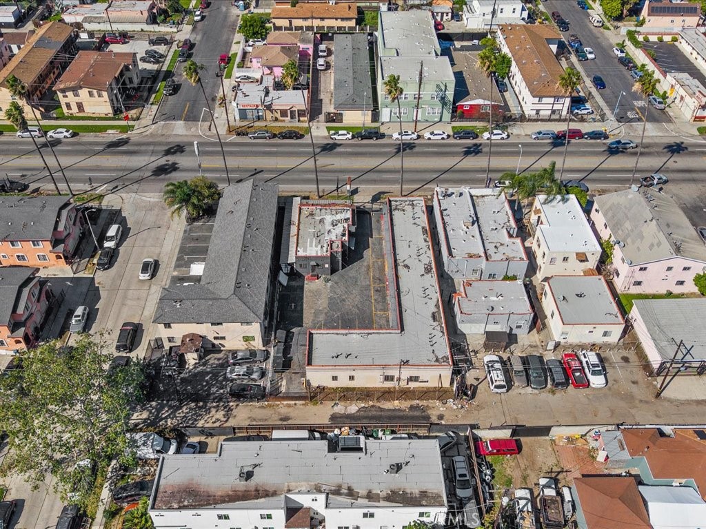 10918 S Figueroa Property Photo 3