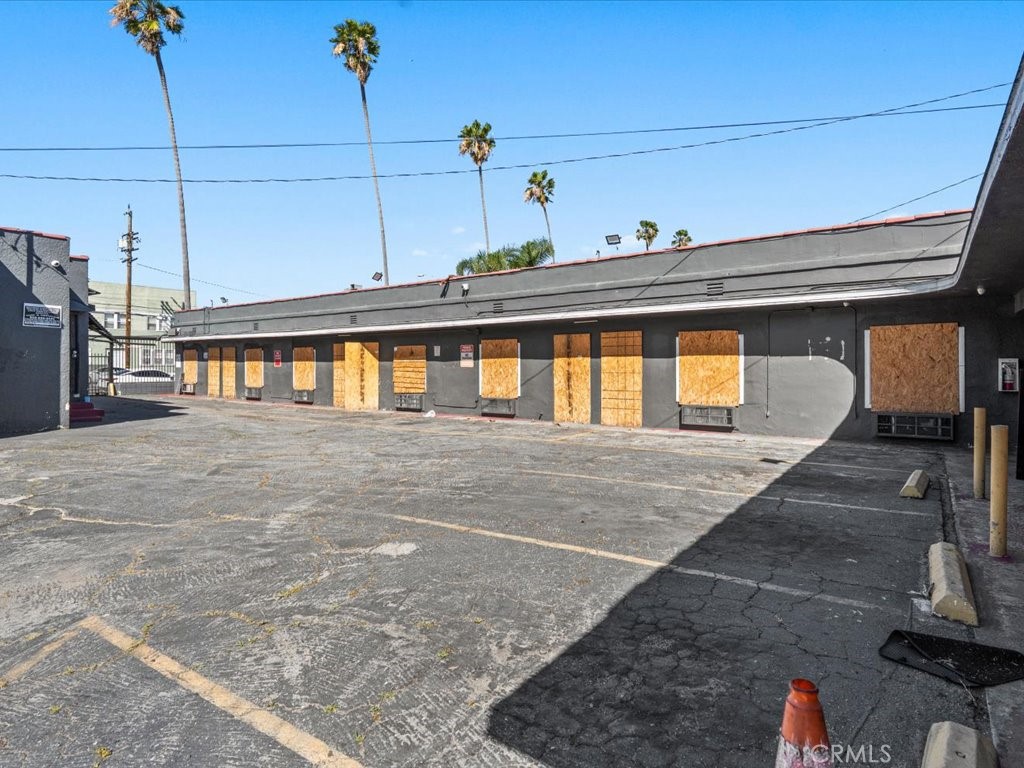 10918 S Figueroa Property Photo 4