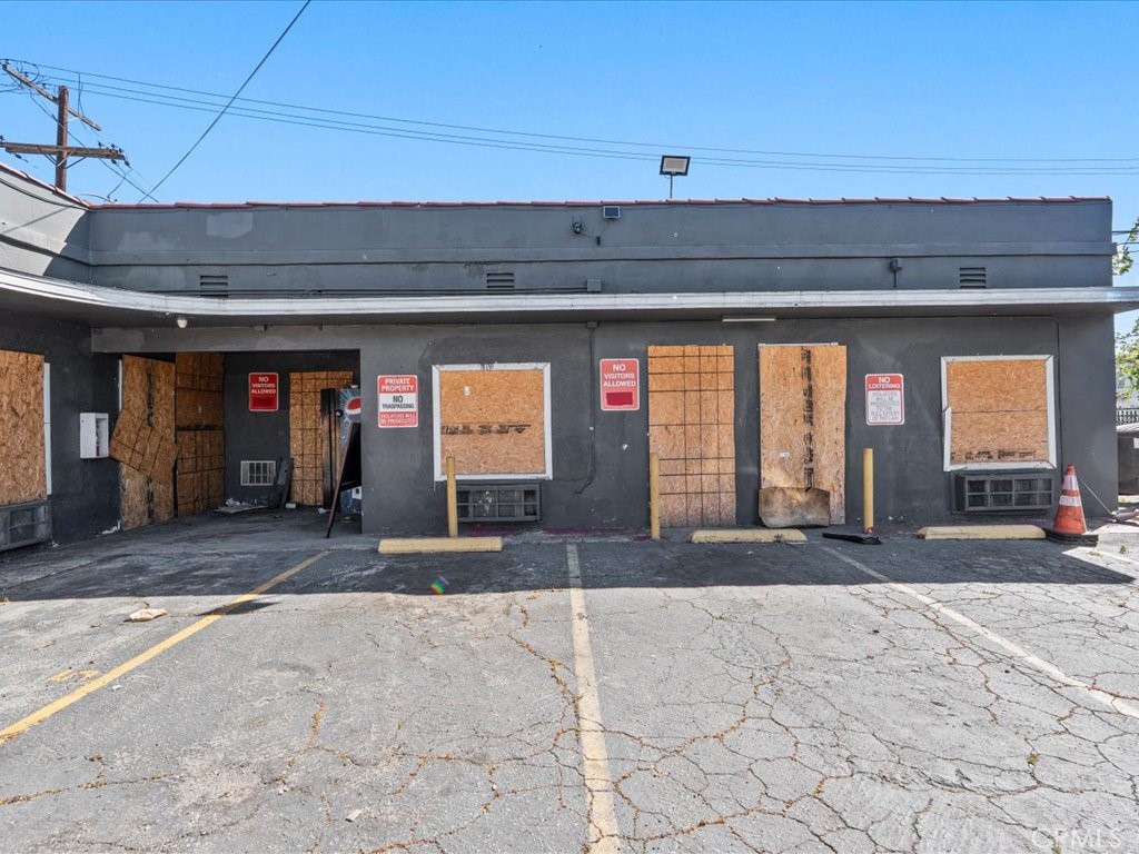 10918 S Figueroa Property Photo 5