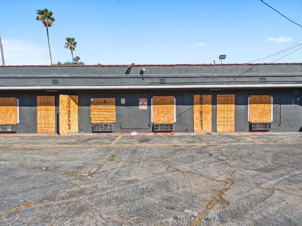10918 S Figueroa Property Photo 6