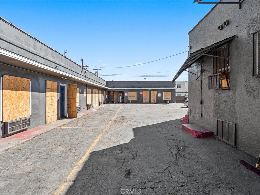 10918 S Figueroa Property Photo 7
