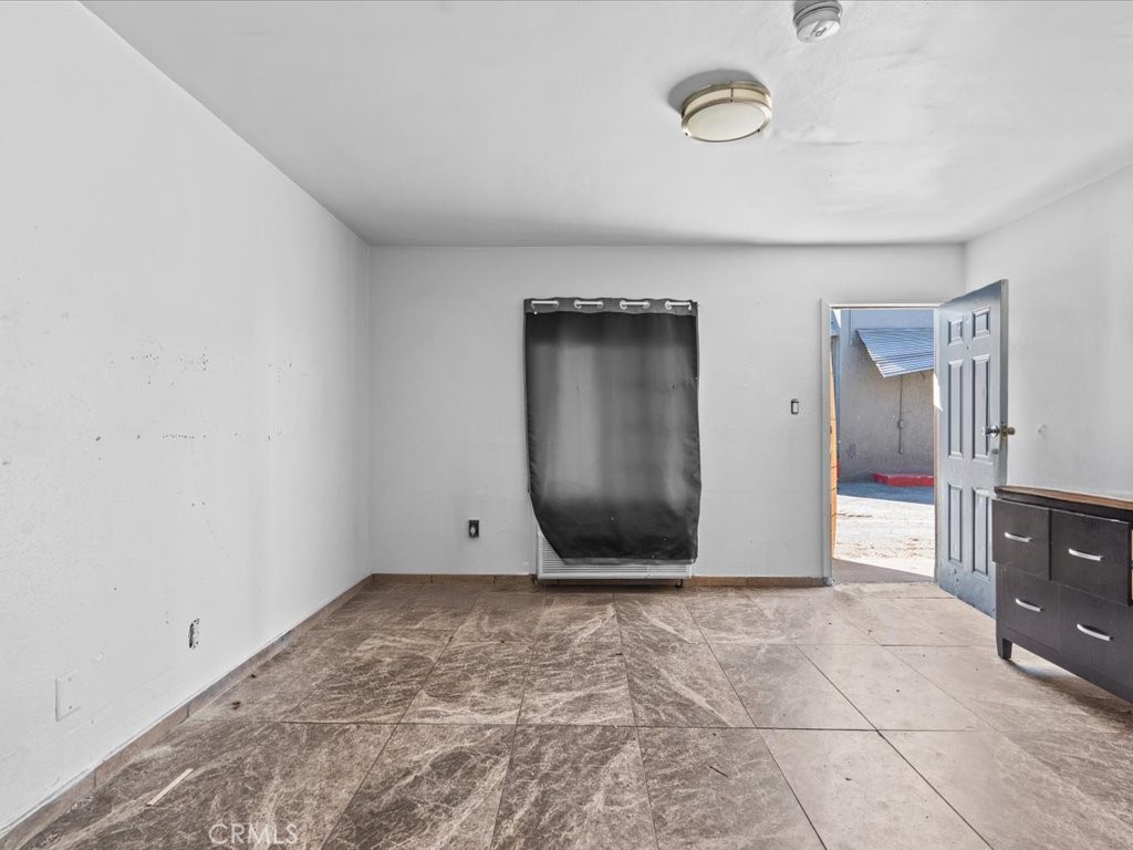 10918 S Figueroa Property Photo 9
