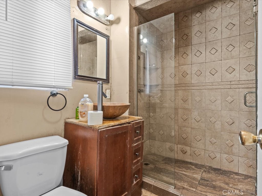 10918 S Figueroa Property Photo 13