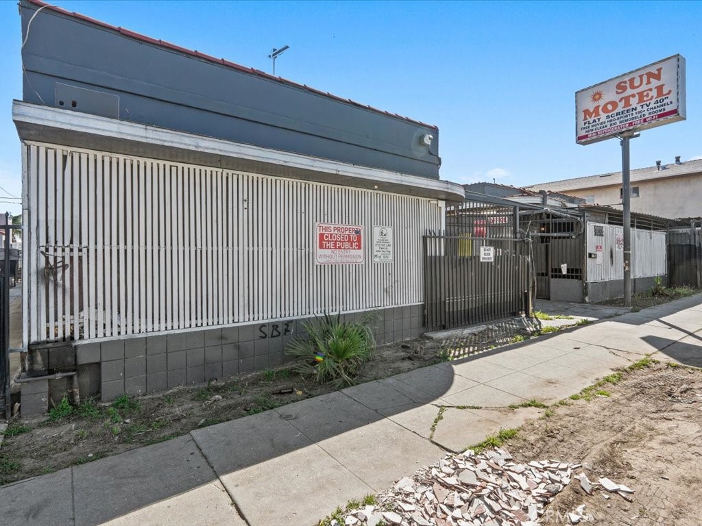 10918 S Figueroa Property Photo 18