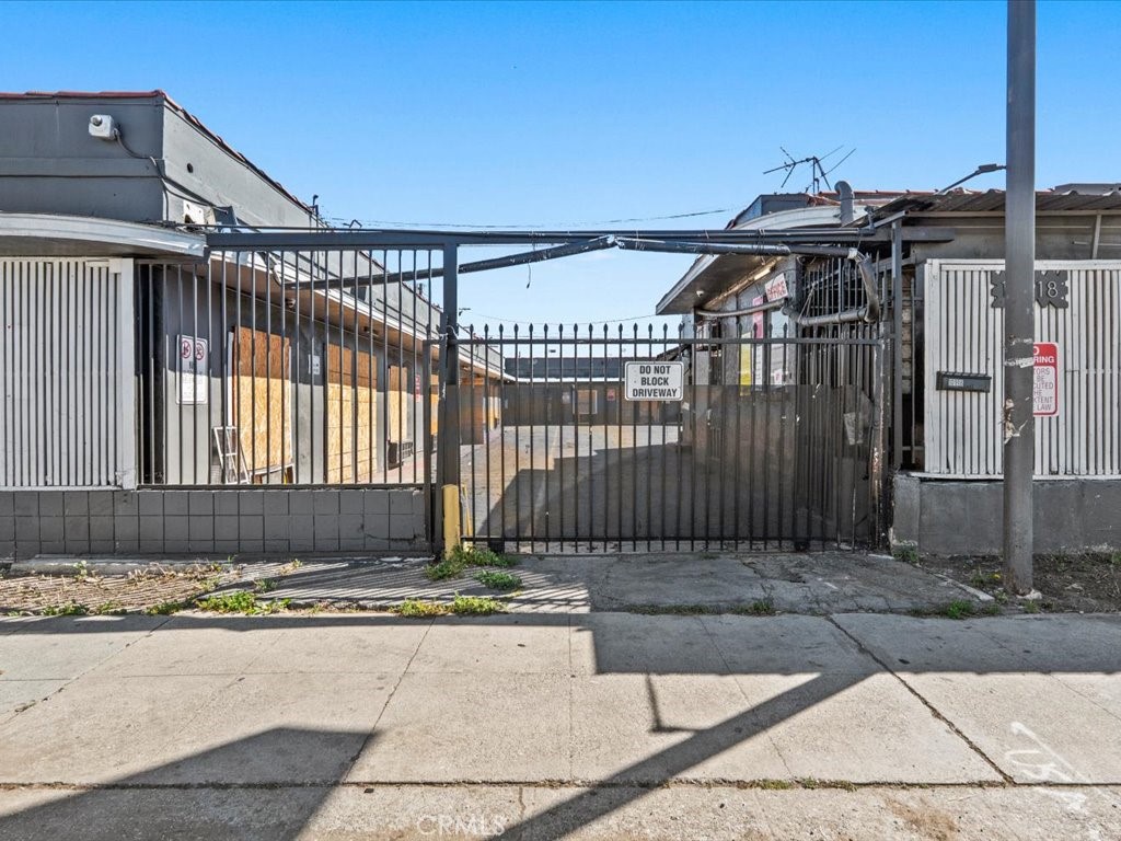 10918 S Figueroa Property Photo 19