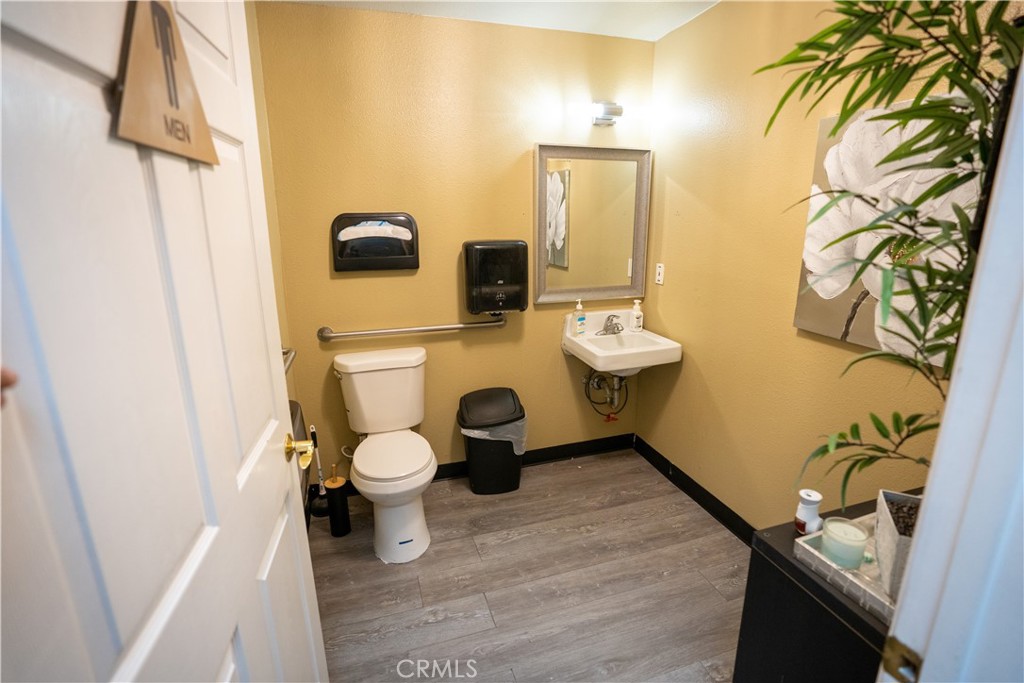 820 N E Property Photo 20