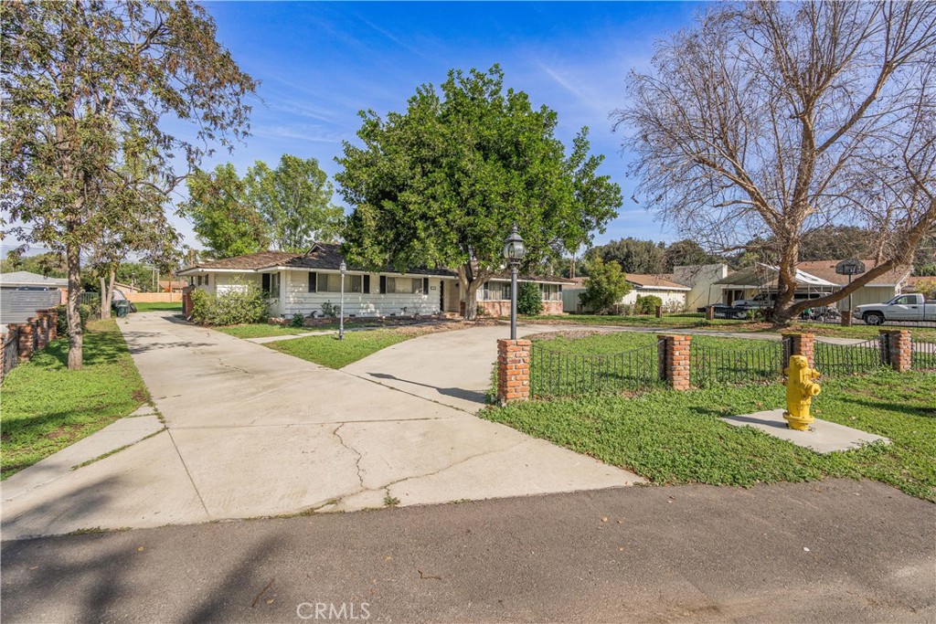 751 S Corrida Property Photo 3