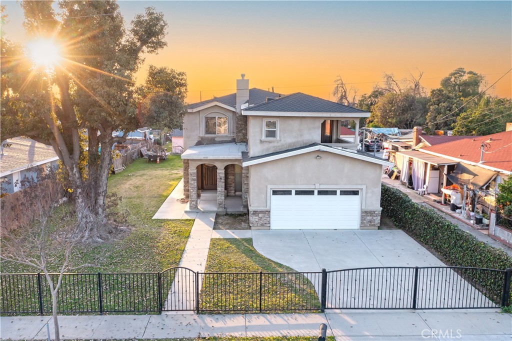 4459 Merced Property Photo 3
