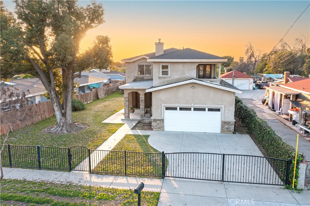 4459 Merced Property Photo 6