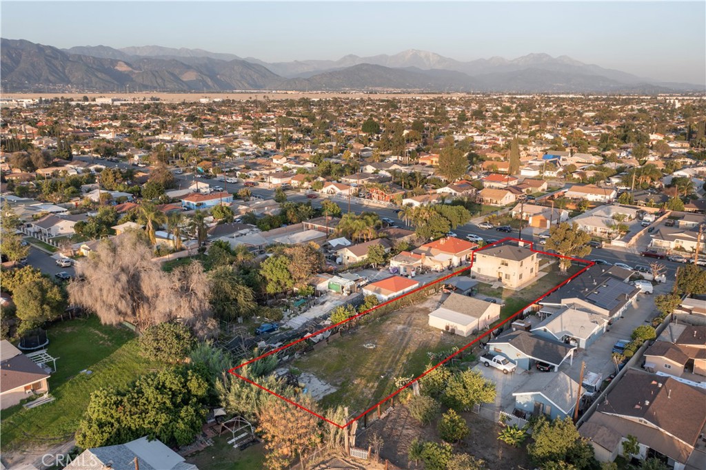 4459 Merced Property Photo 8