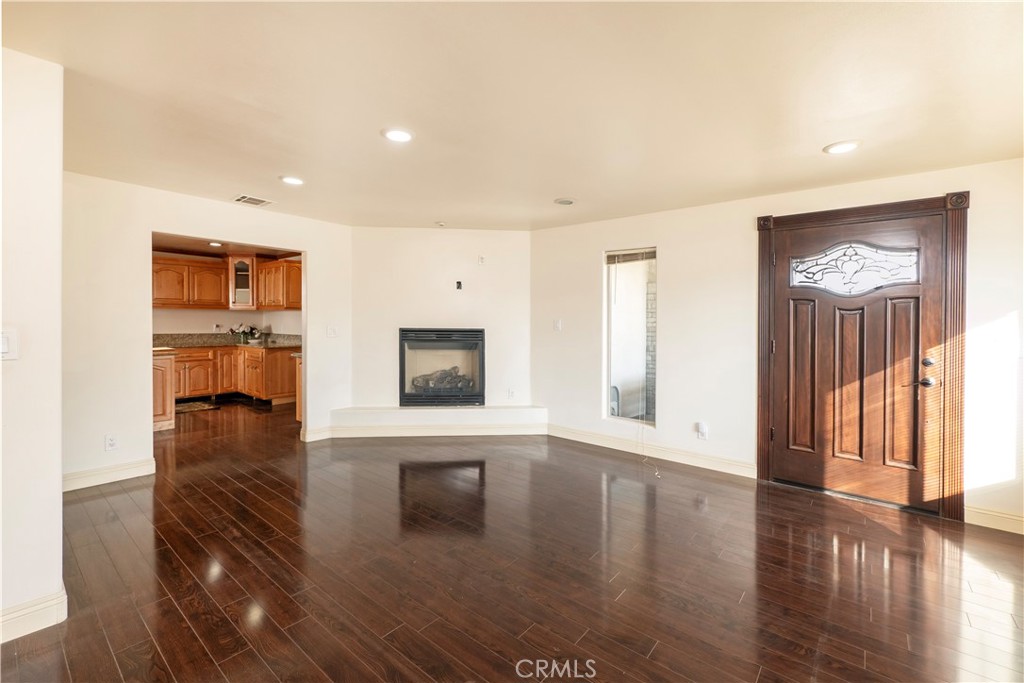 4459 Merced Property Photo 10