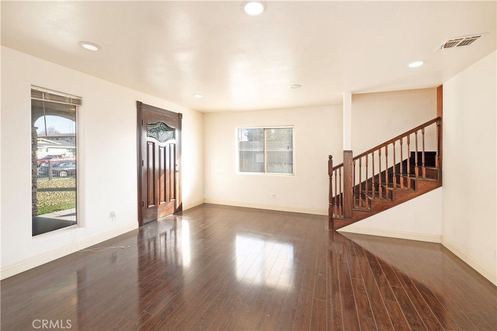 4459 Merced Property Photo 12