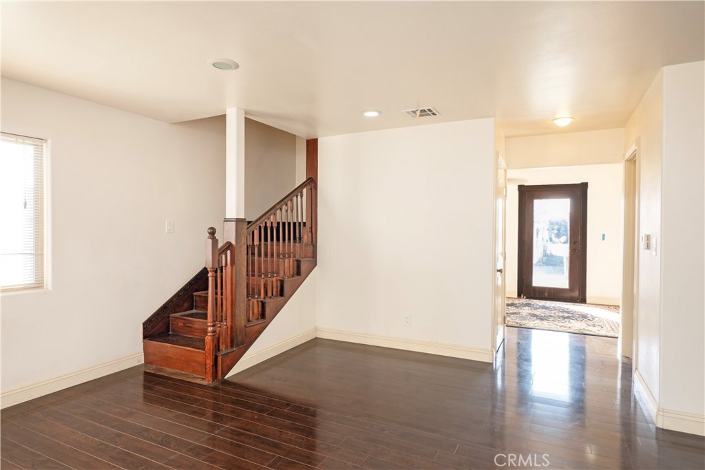 4459 Merced Property Photo 13