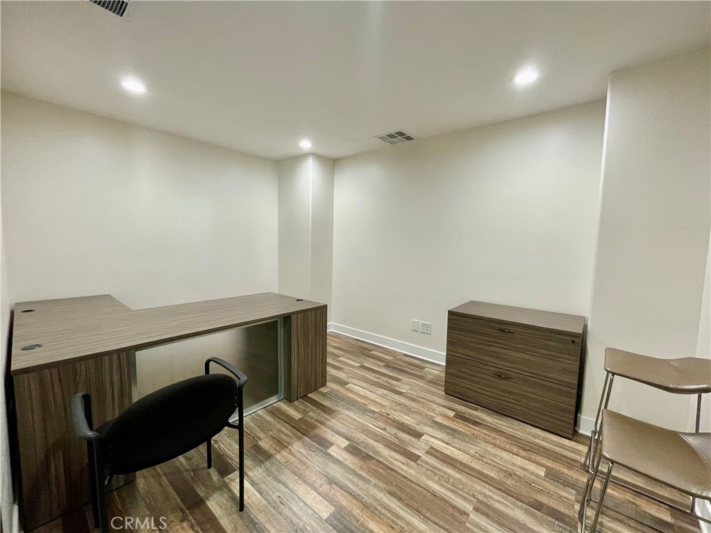 212 W Foothill Property Photo 4