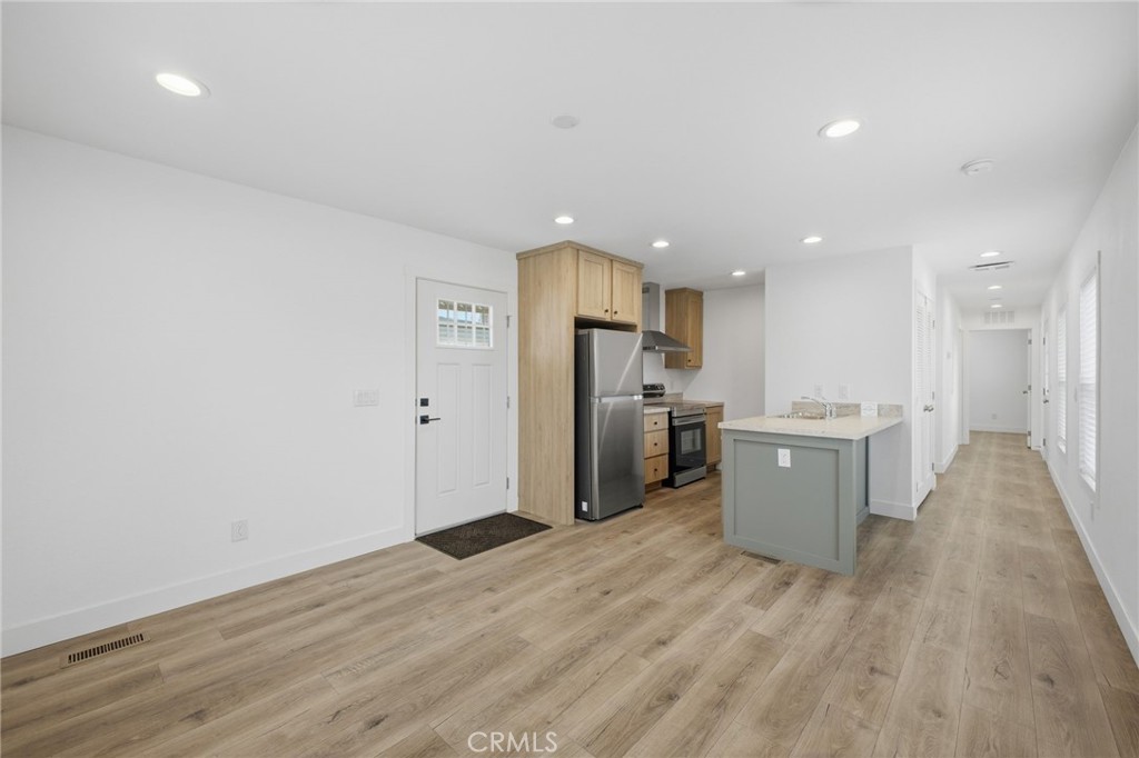 9873 Alder Avenue 32 Property Photo 6