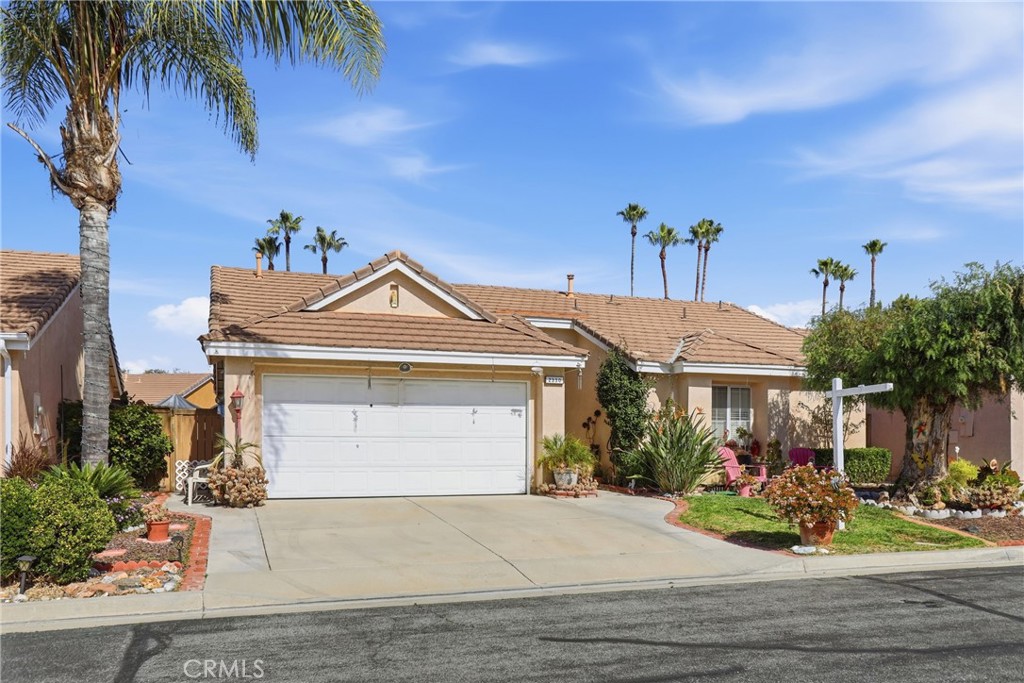 2330 Juneberry Property Photo 3