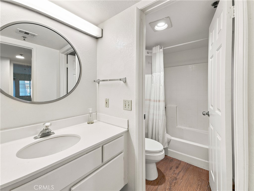 5728 Oak Bend Lane 202 Property Photo 12