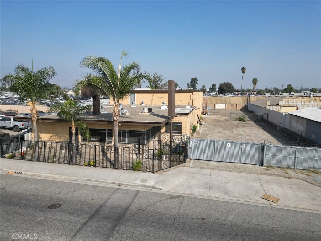 651 N Waterman Property Photo 8