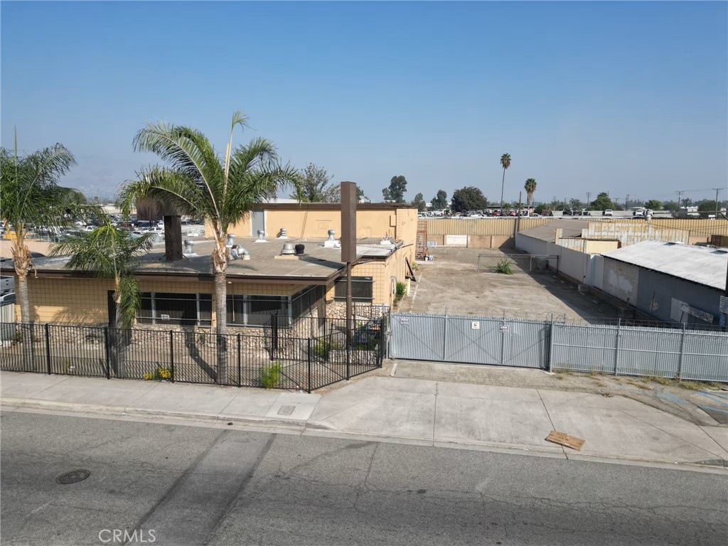 651 N Waterman Property Photo 9