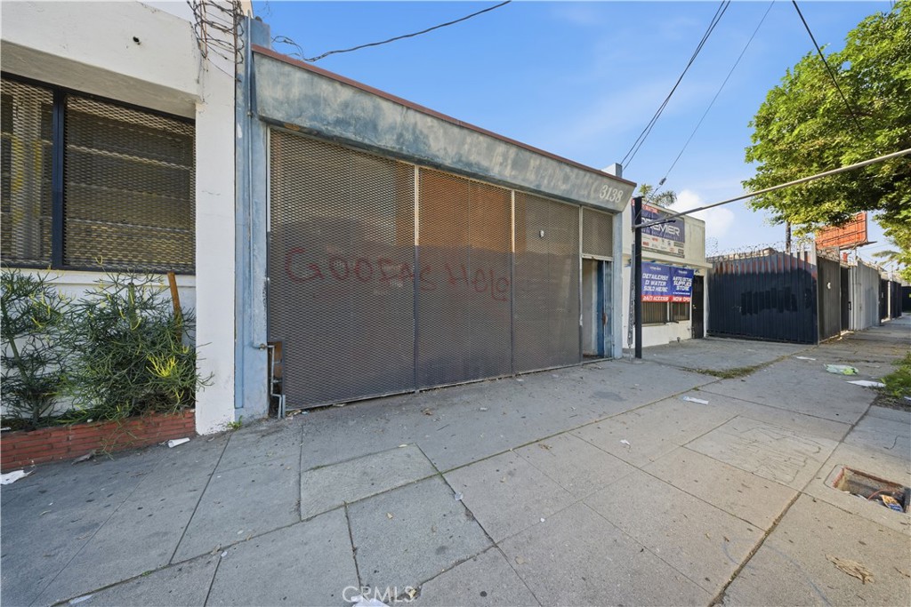 3136 E Olympic Boulevard Property Photo 1