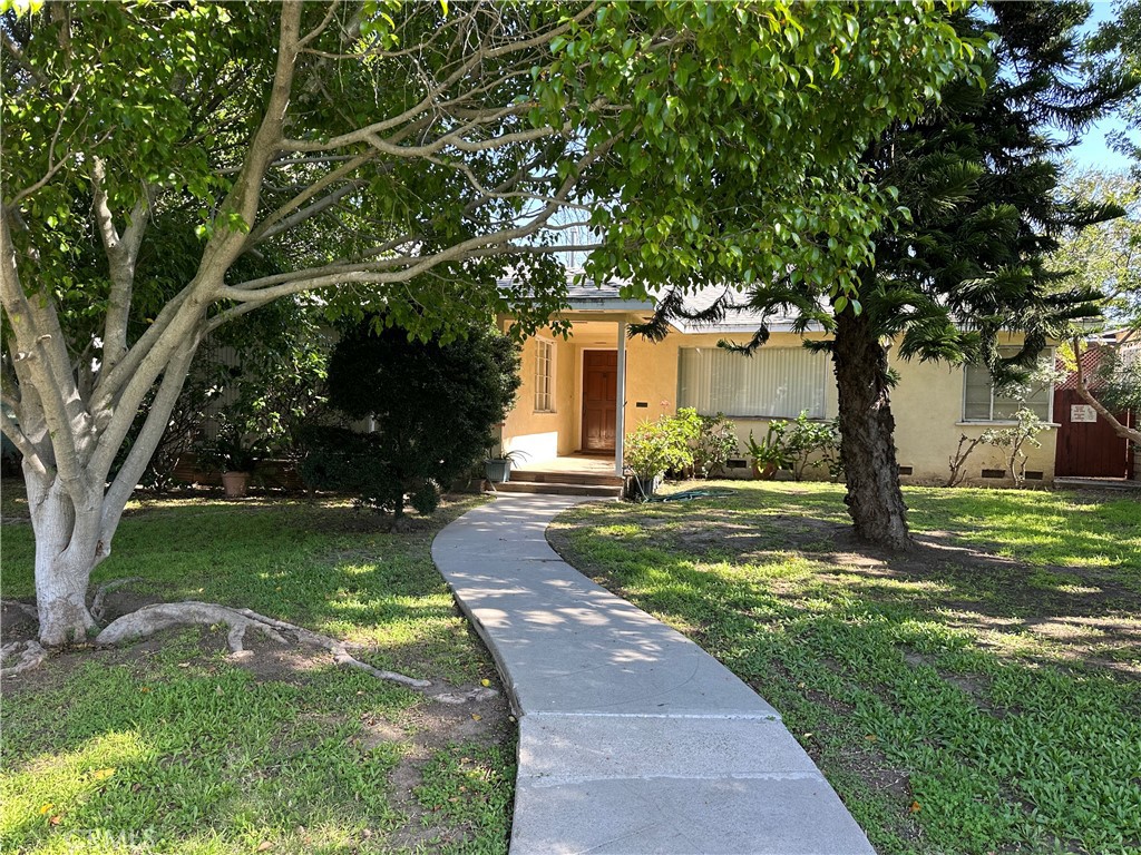 3908 Elm Avenue Property Photo 2
