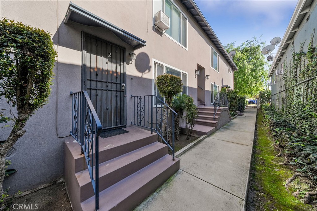 3823 Stockbridge Property Photo 2