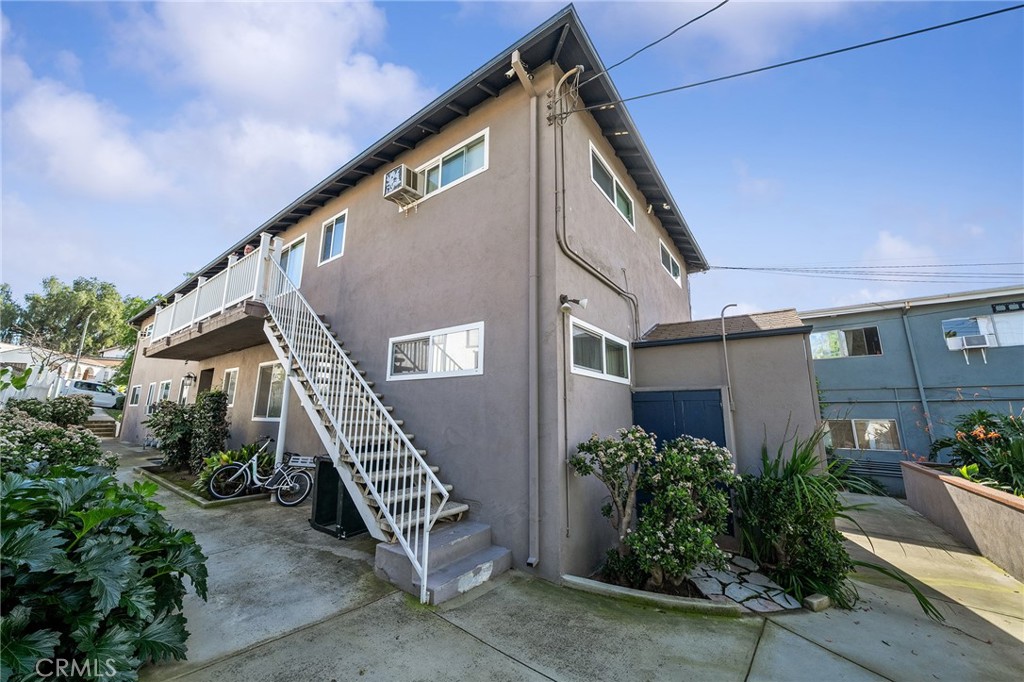 3823 Stockbridge Property Photo 4