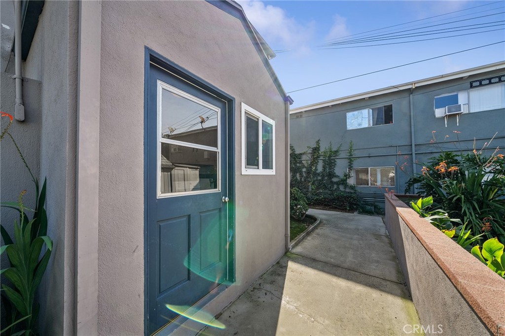 3823 Stockbridge Property Photo 8