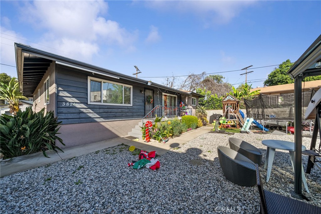 3823 Stockbridge Property Photo 11