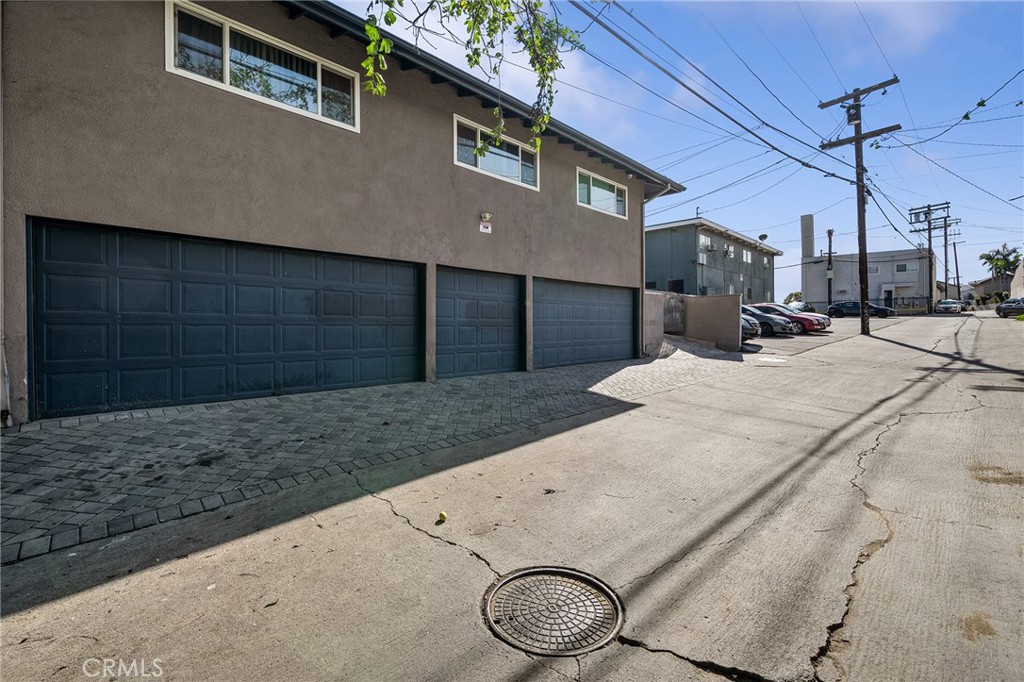 3823 Stockbridge Property Photo 30
