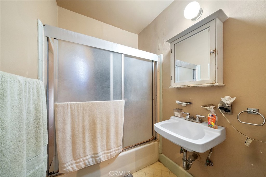 3823 Stockbridge Property Photo 46