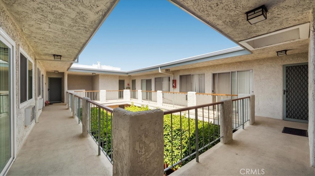 3649 Glendon Avenue 202 Property Photo 3