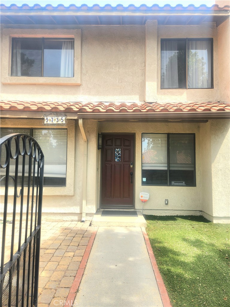 9735 El Paseo Property Photo 1