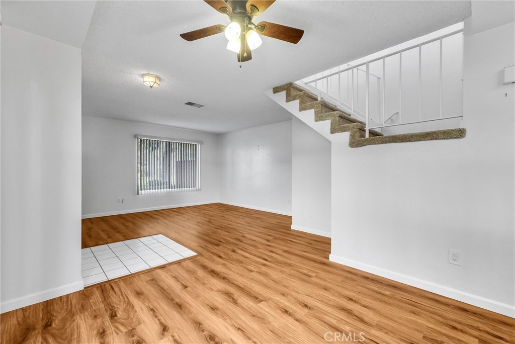 538 Derby Property Photo 6