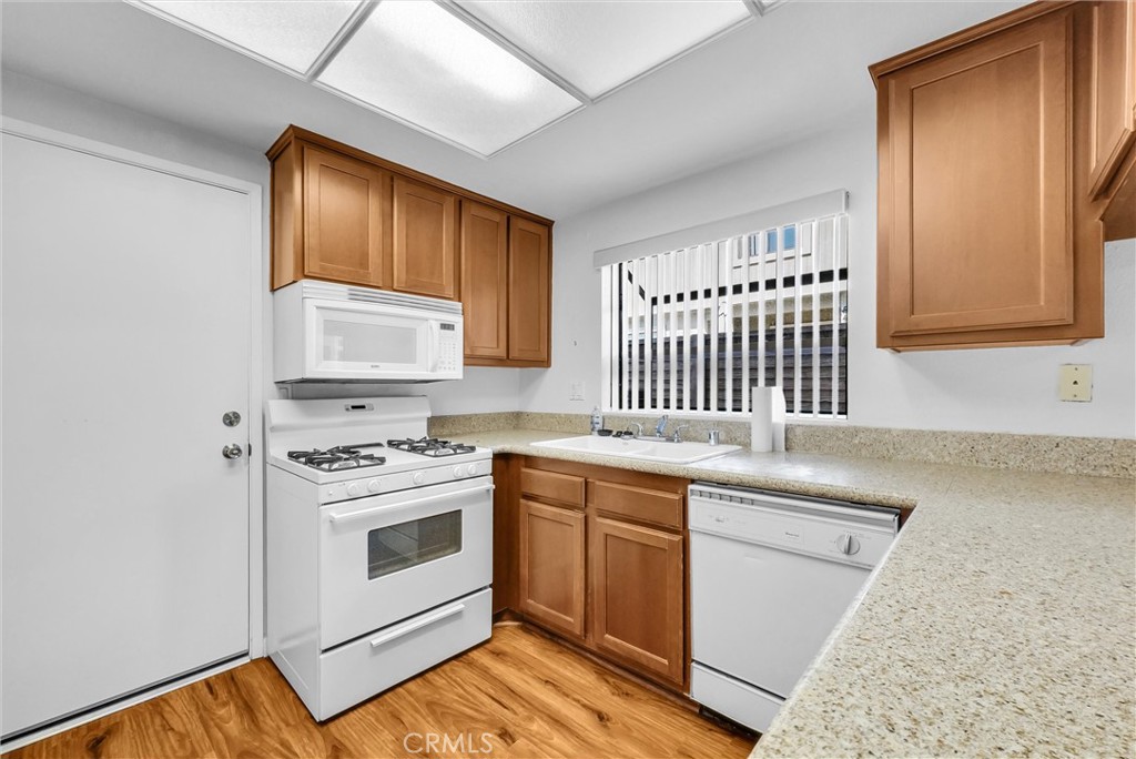 538 Derby Property Photo 7