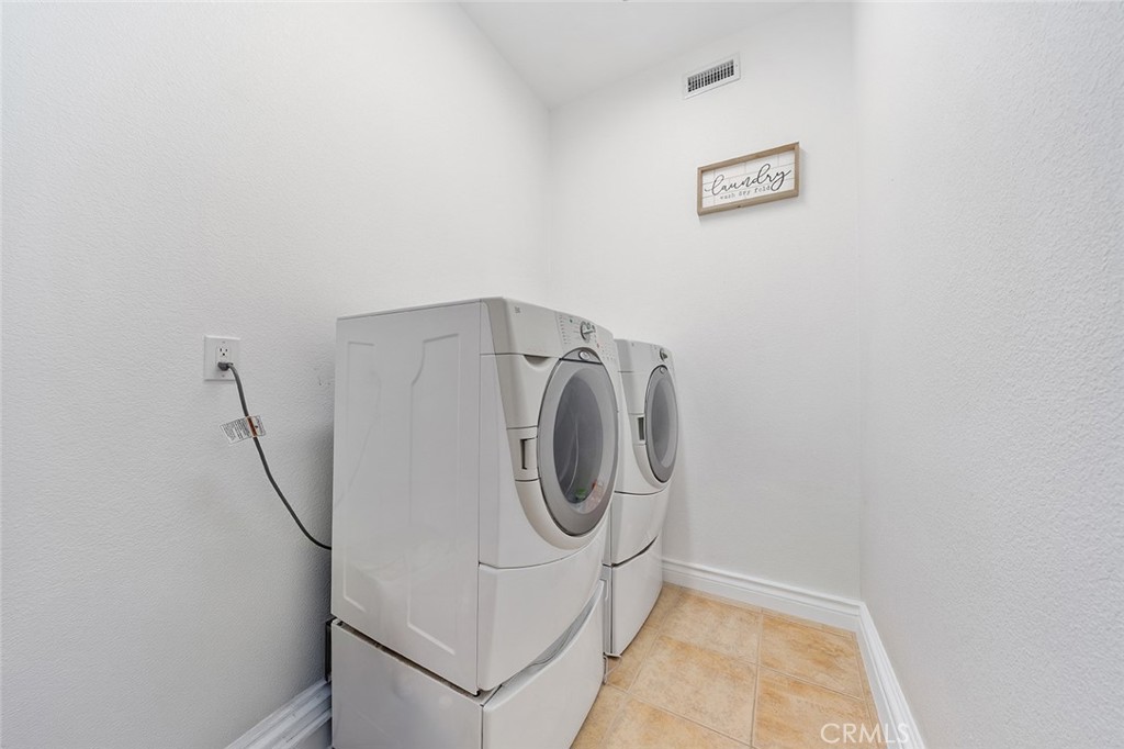 5040 E Avenue T8 Property Photo 26
