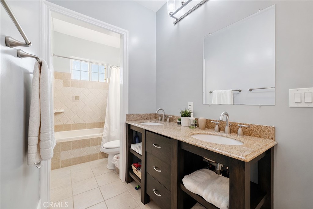5040 E Avenue T8 Property Photo 46