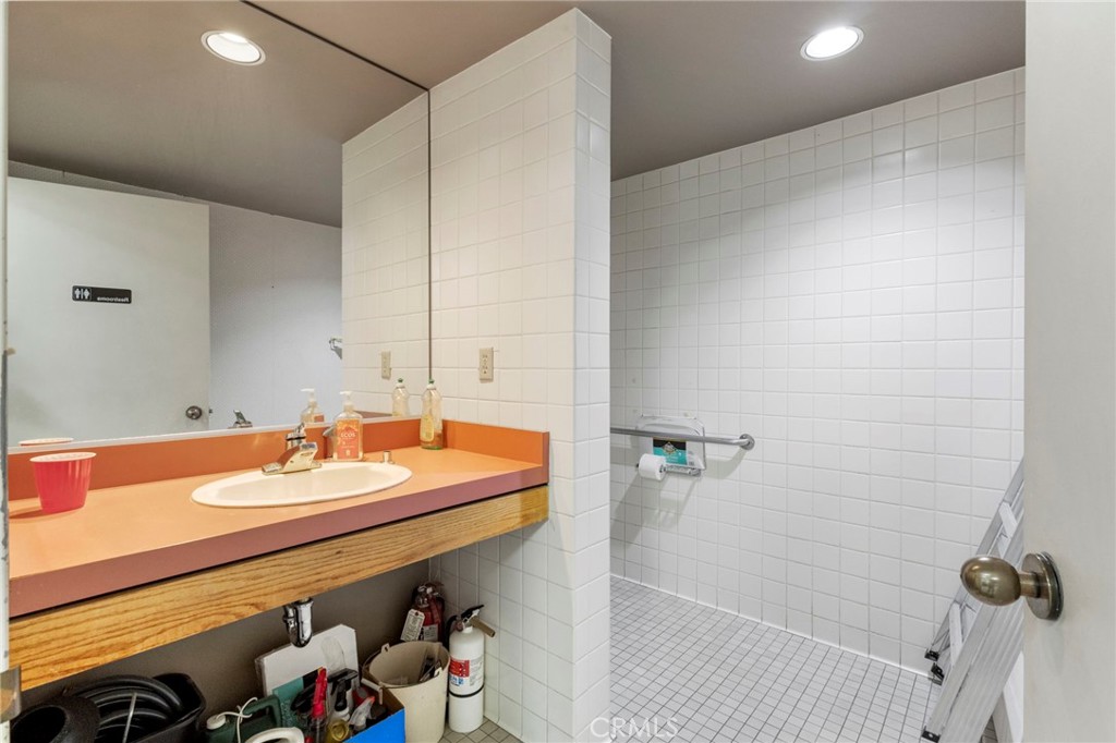 706 N Diamond Bar Property Photo 26