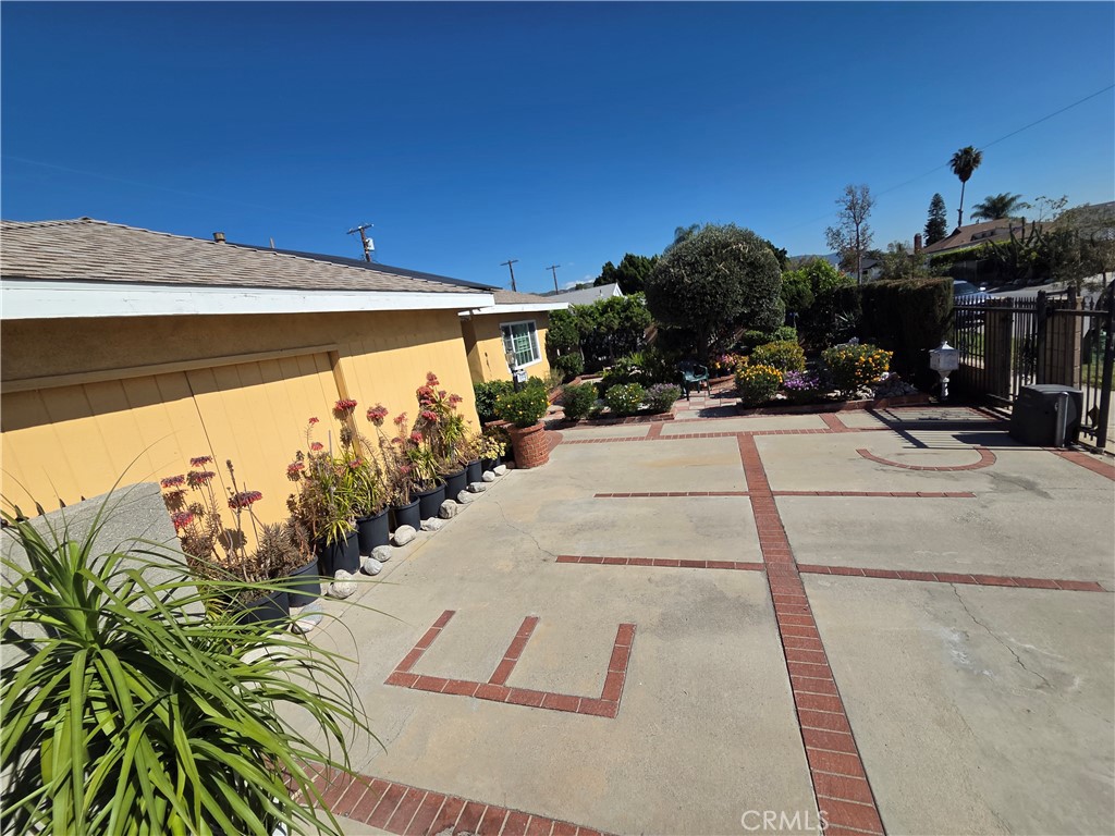 11223 Stagg Property Photo 5