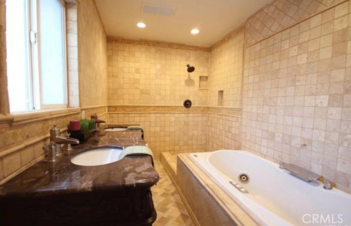 2302 8th Property Photo 9