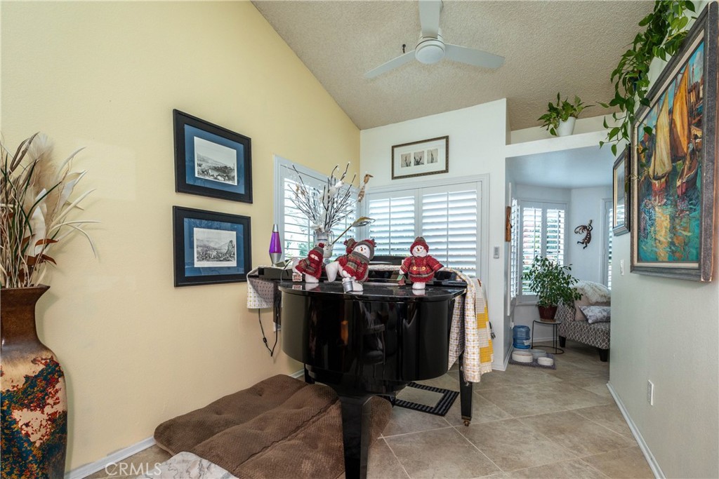 26592 Braddock Road Property Photo 5