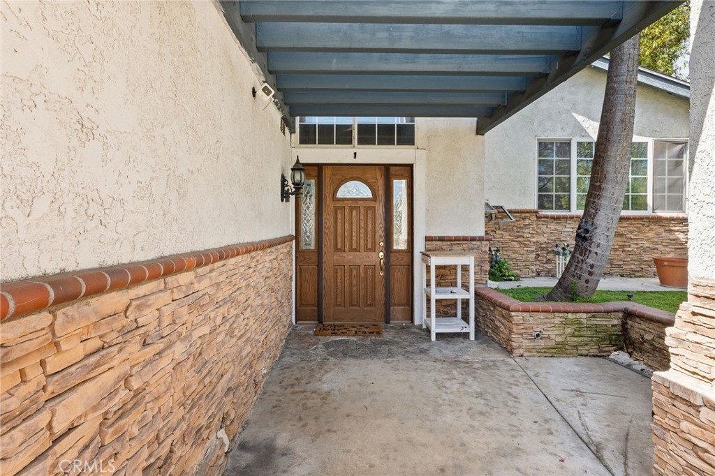 6770 Berkshire Property Photo 5